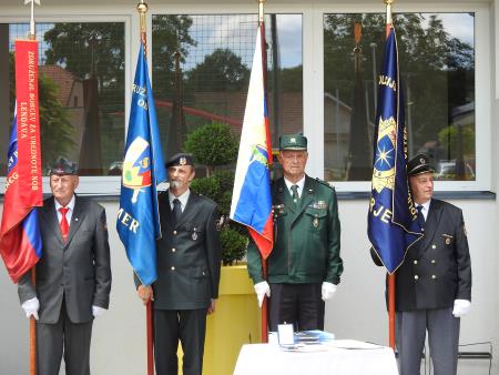 Odkritje spominske plošče na stavbi Osnovne šole Janeza Kuharja Razkrižje 6